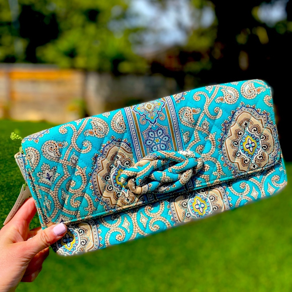 Vera Bradley Knot Just a Clutch Handbag in Totally Turq